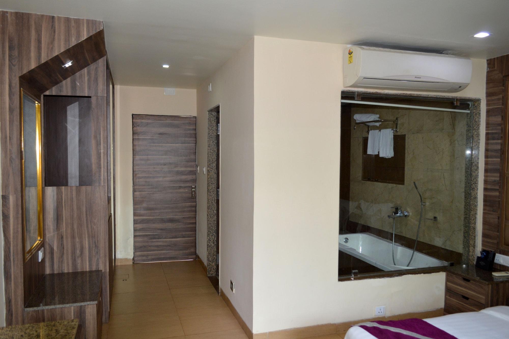 Grandeur De Sanchi- Luxury Beach Resort & Spa Калангуте Екстериор снимка